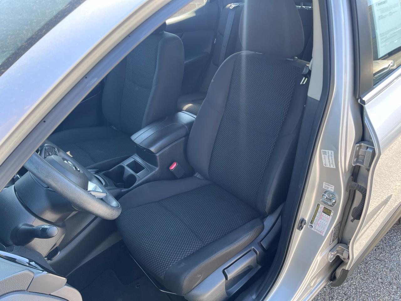 Nissan Rogue Sport S 2022