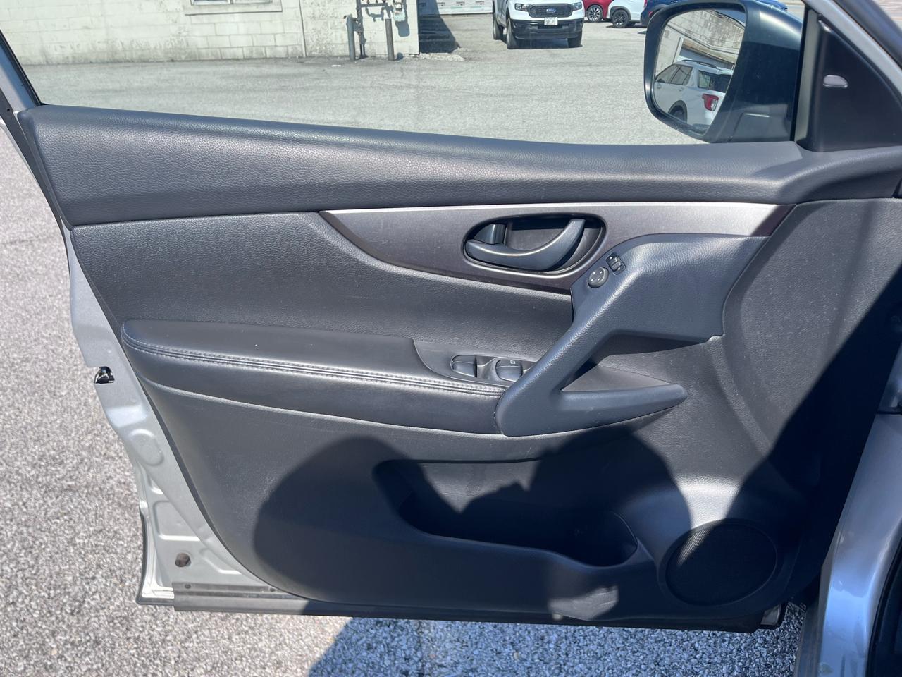 Nissan Rogue Sport S 2022