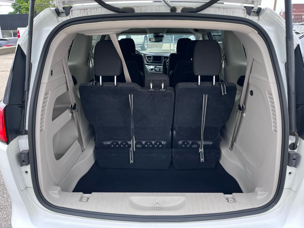 Chrysler Voyager LX 2023