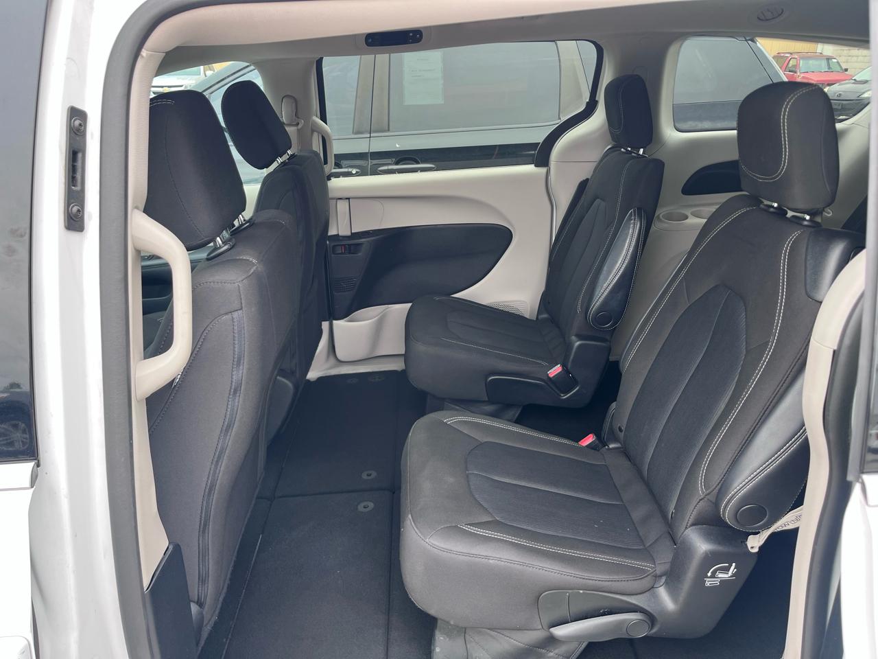 Chrysler Voyager LX 2023
