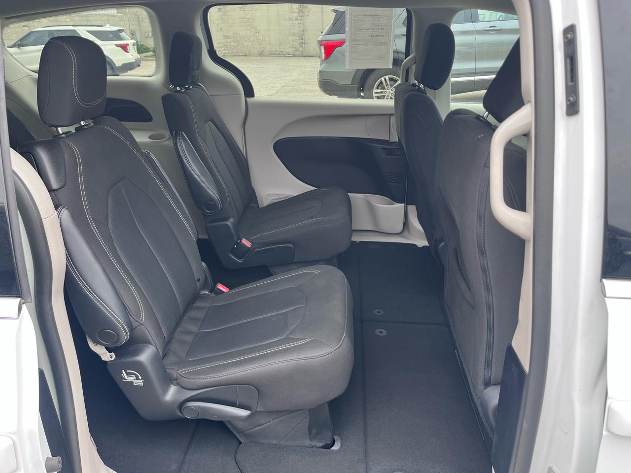 Chrysler Voyager LX 2023