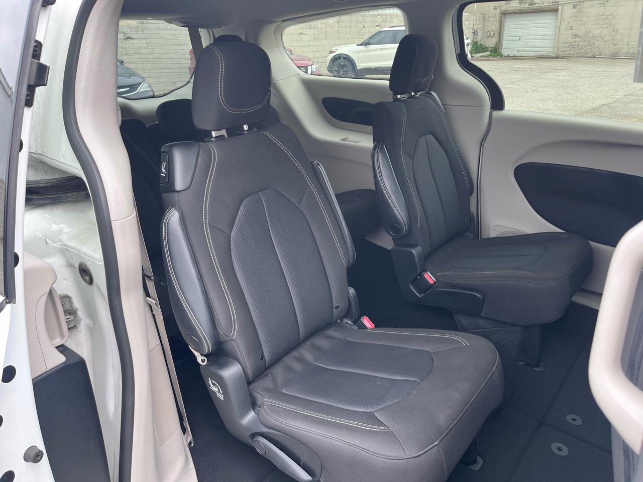 Chrysler Voyager LX 2023