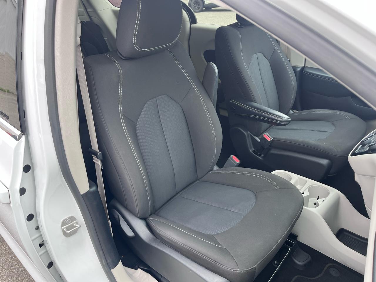 Chrysler Voyager LX 2023