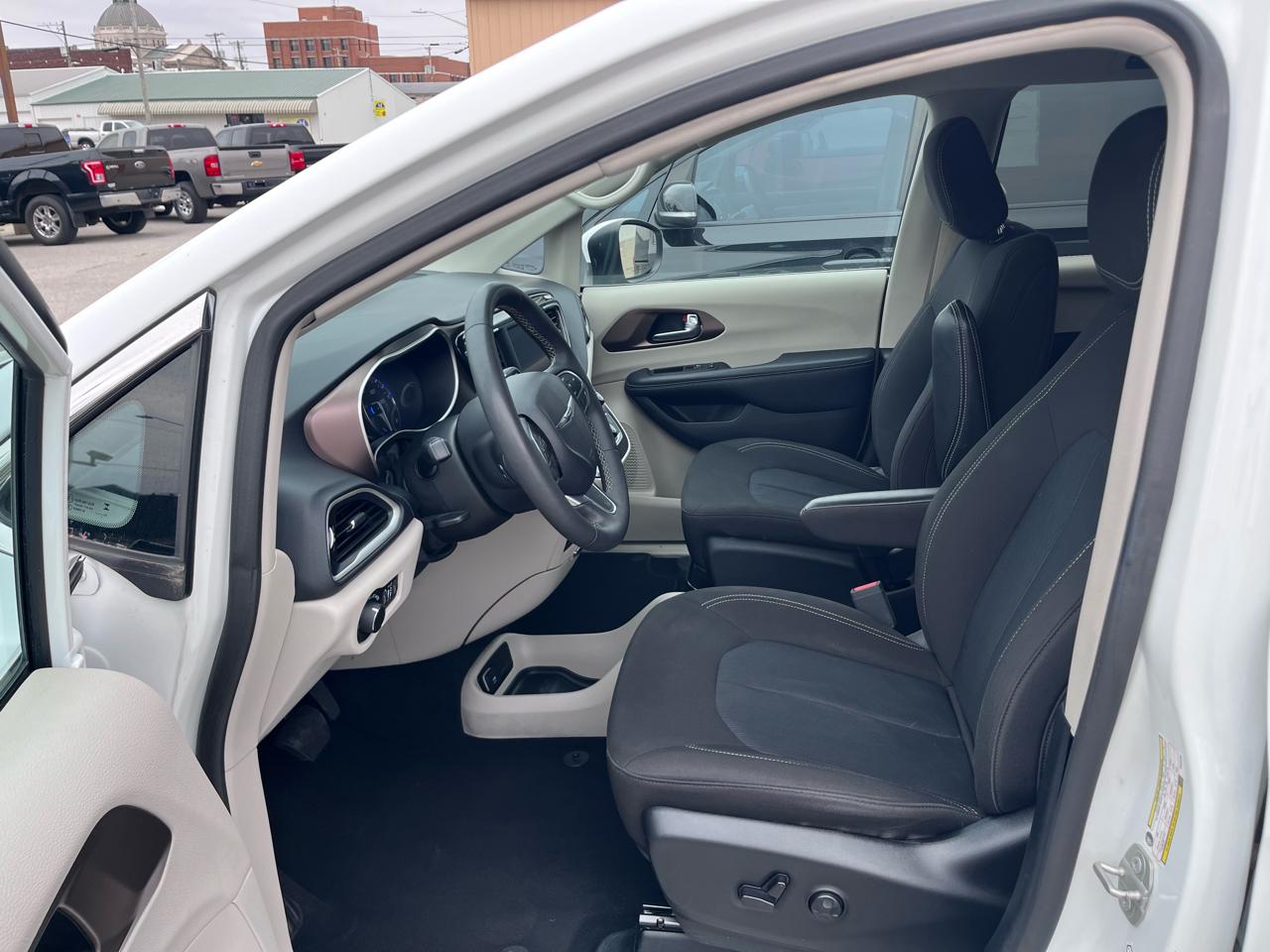 Chrysler Voyager LX 2023