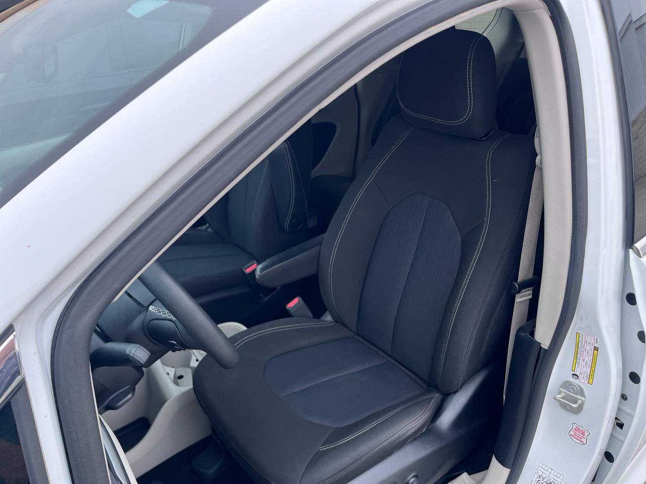 Chrysler Voyager LX 2023