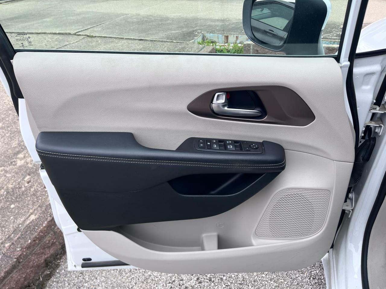 Chrysler Voyager LX 2023