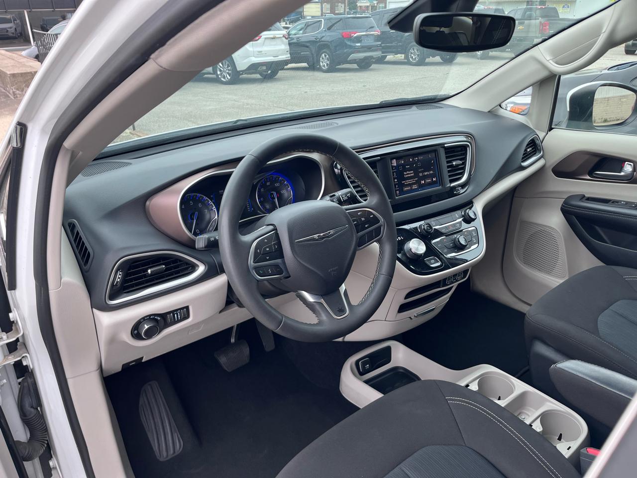 Chrysler Voyager LX 2023