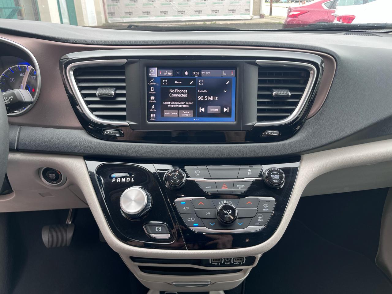 Chrysler Voyager LX 2023