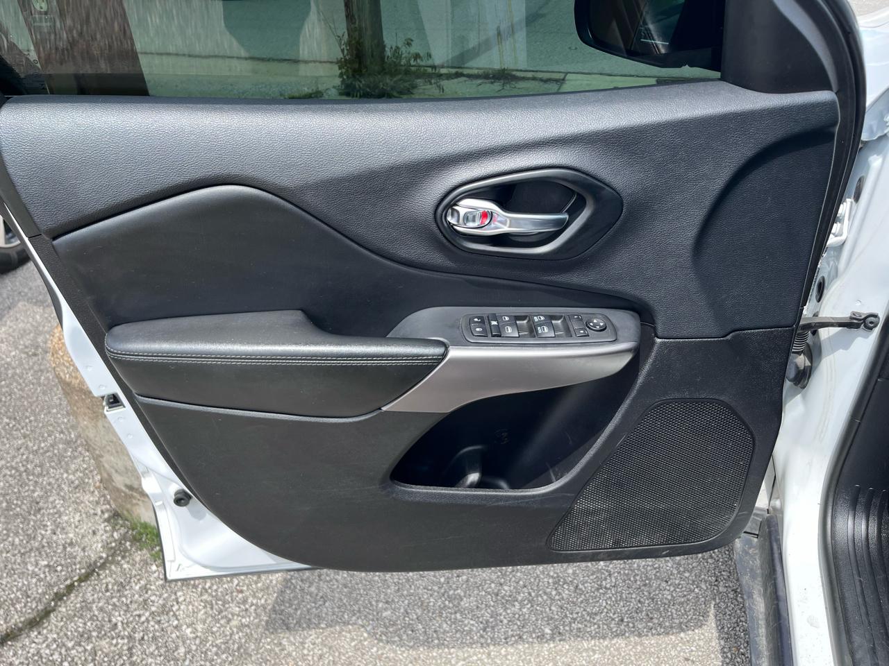 Jeep Cherokee Latitude Lux FWD 2022