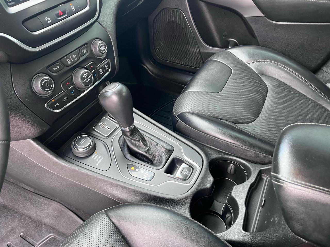 Jeep Cherokee Latitude Lux FWD 2022