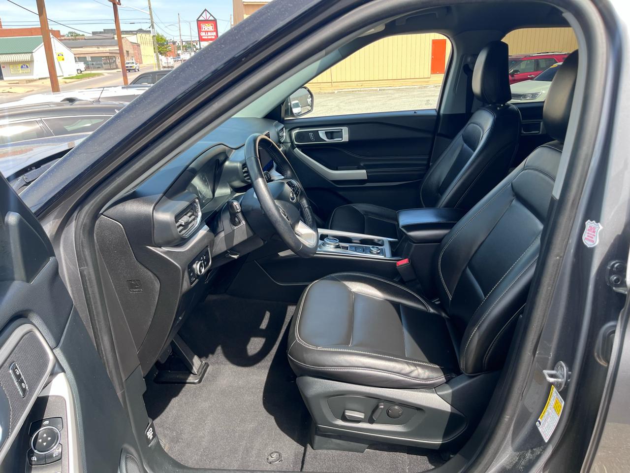 Ford Explorer XLT AWD 2024