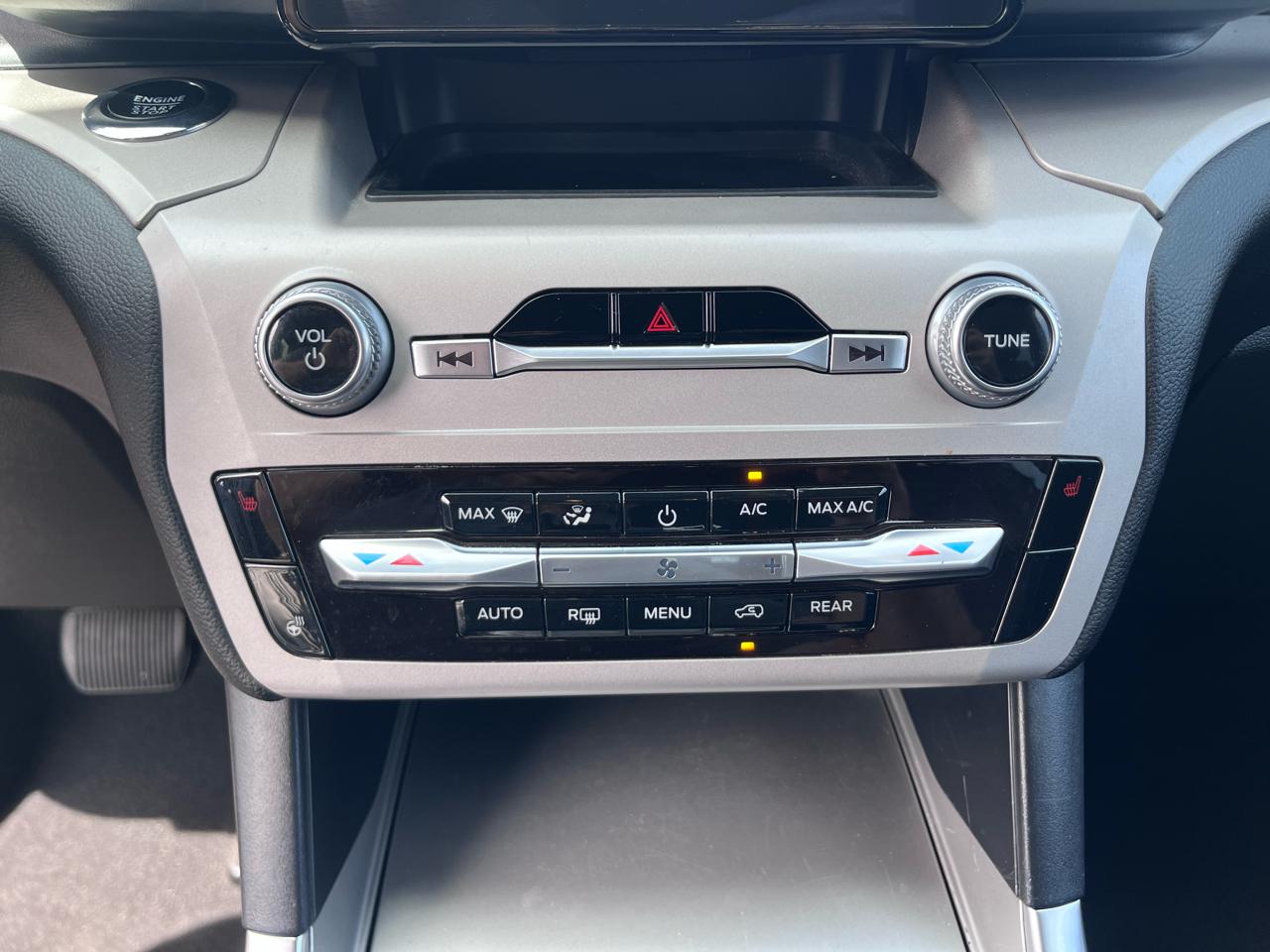 Ford Explorer XLT AWD 2024