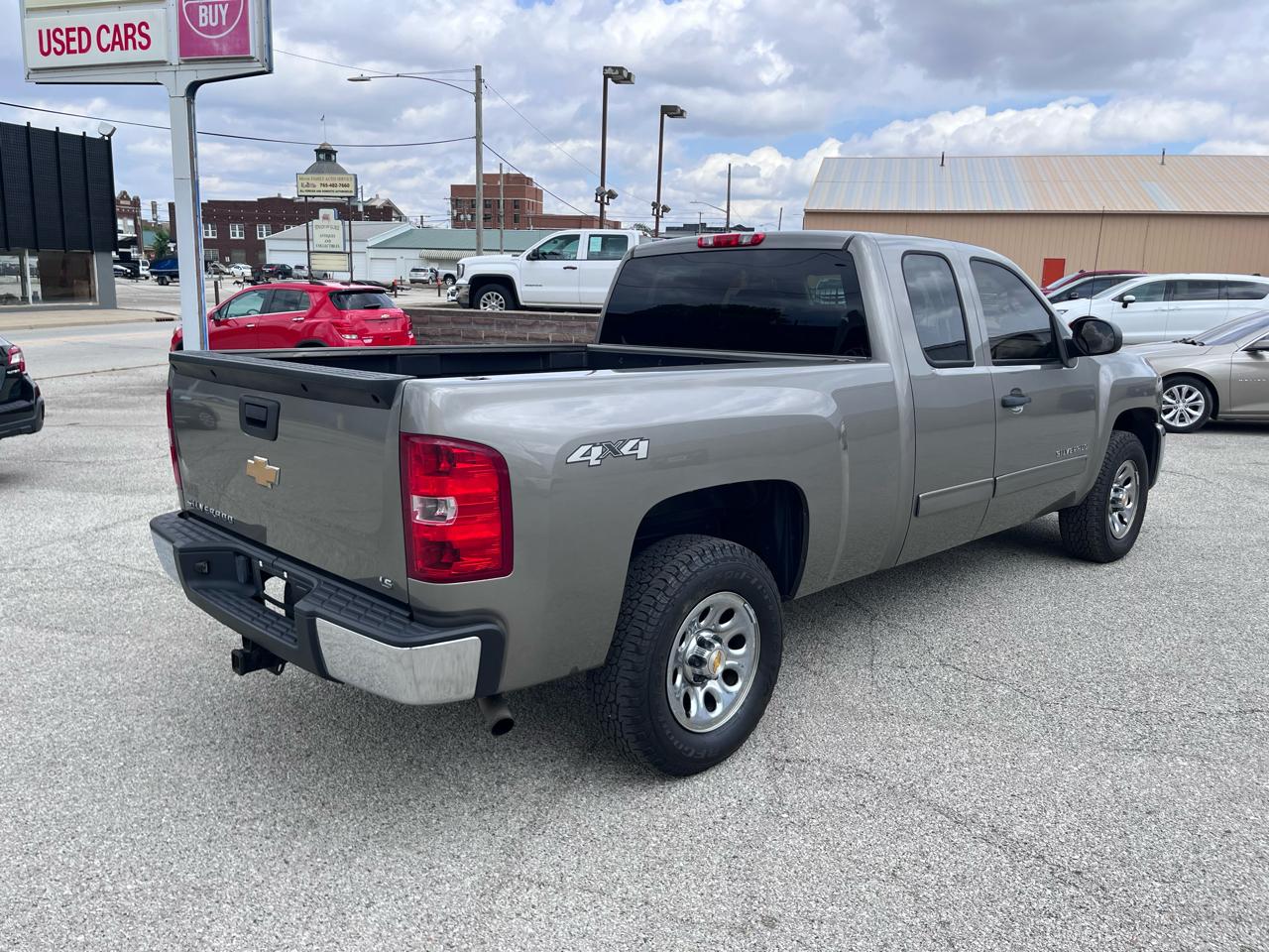 Chevrolet Silverado 1500 4dr Ext Cab 143.5" WB LS 2013