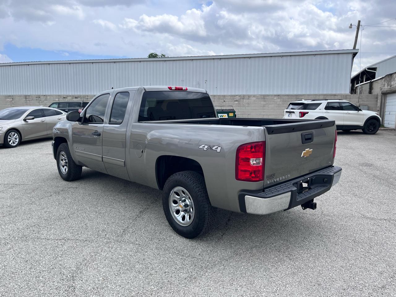 Chevrolet Silverado 1500 4dr Ext Cab 143.5" WB LS 2013