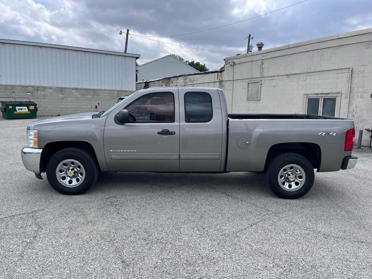 Chevrolet Silverado 1500 4dr Ext Cab 143.5" WB LS 2013