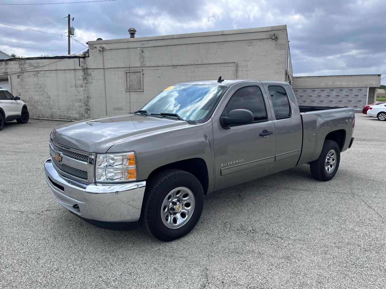 Chevrolet Silverado 1500 4dr Ext Cab 143.5" WB LS 2013