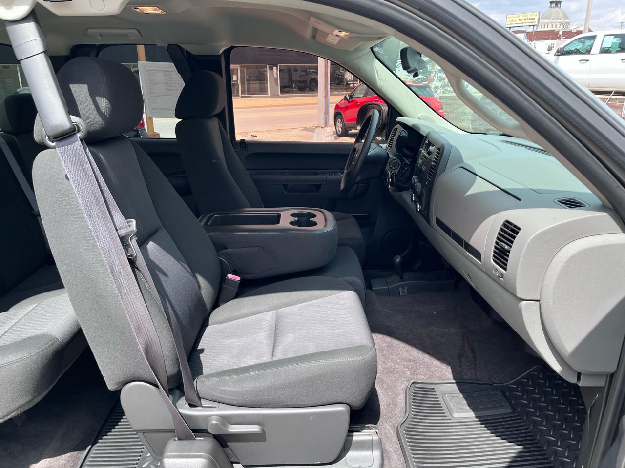 Chevrolet Silverado 1500 4dr Ext Cab 143.5" WB LS 2013