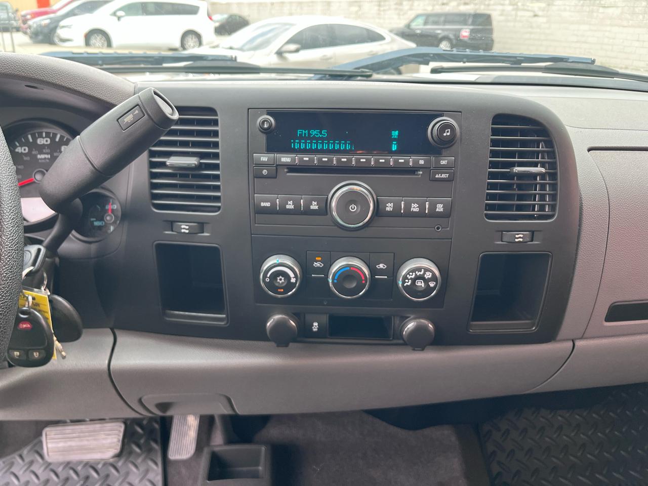 Chevrolet Silverado 1500 4dr Ext Cab 143.5" WB LS 2013