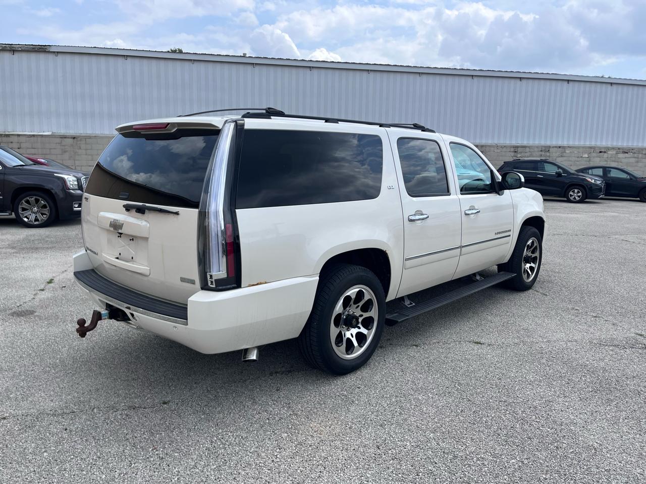 Chevrolet Suburban LTZ 1500 4WD 2011