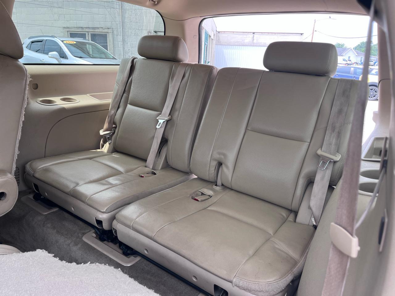 Chevrolet Suburban LTZ 1500 4WD 2011