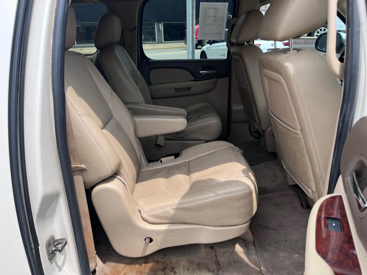 Chevrolet Suburban LTZ 1500 4WD 2011