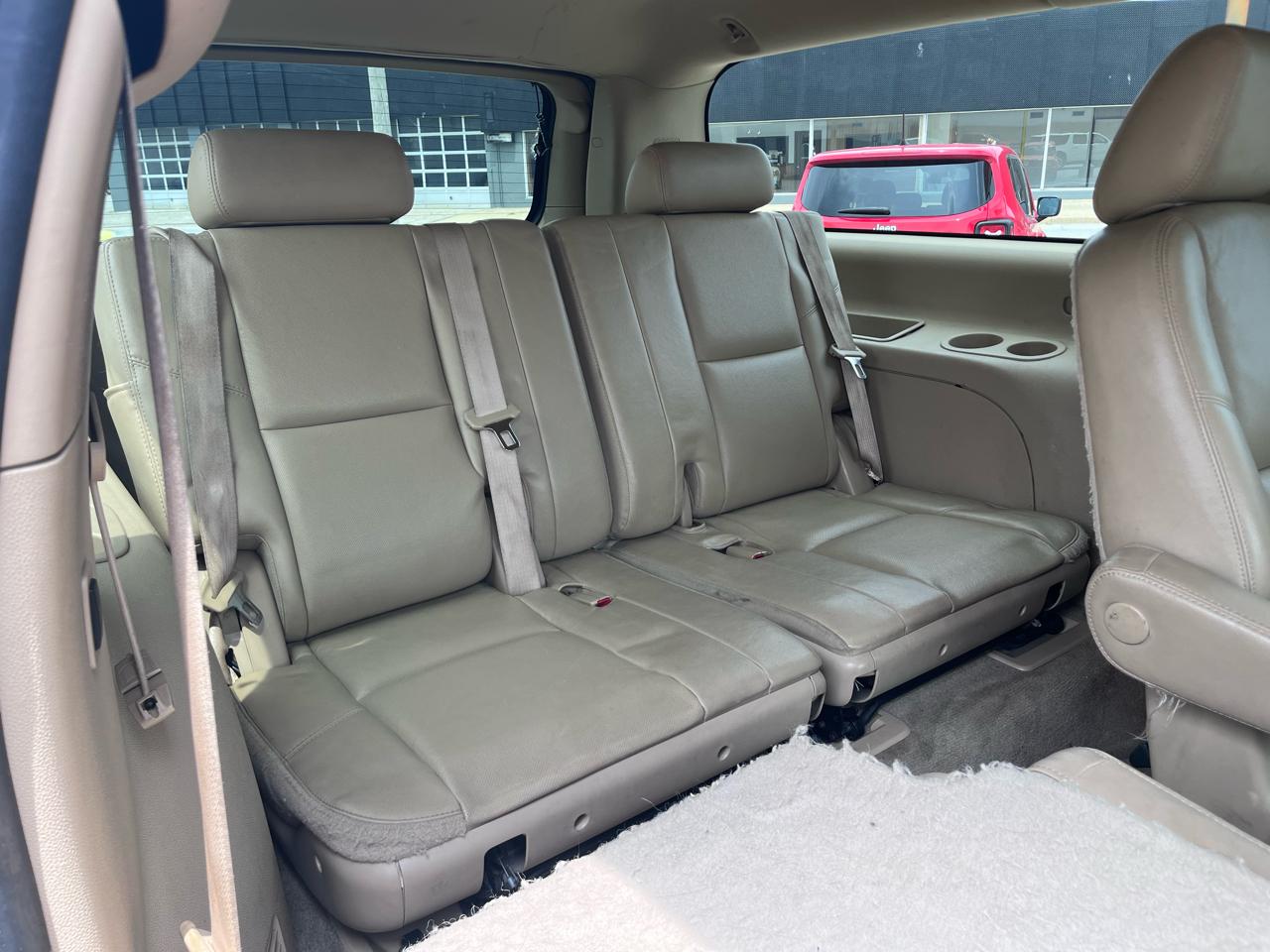 Chevrolet Suburban LTZ 1500 4WD 2011