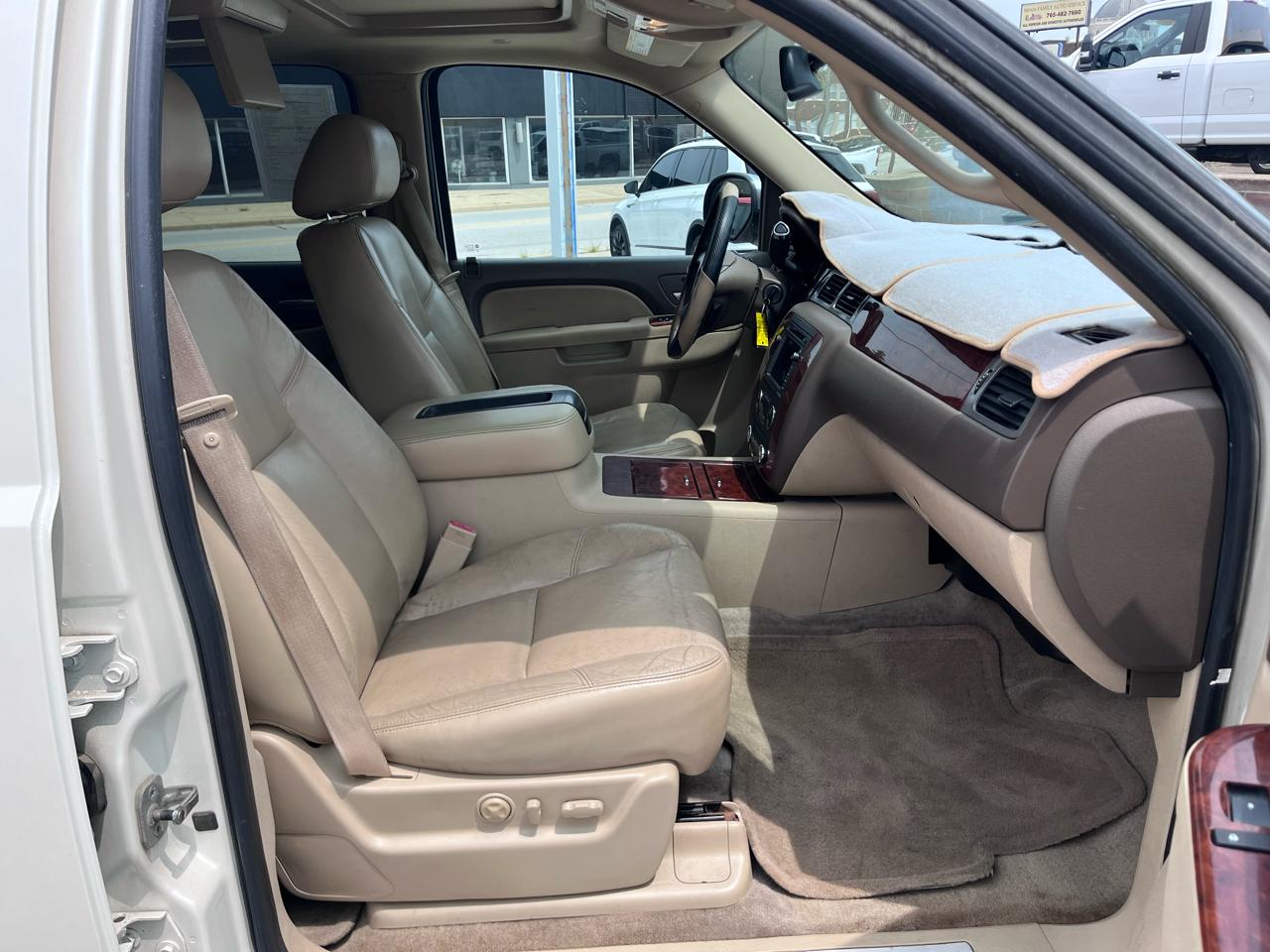Chevrolet Suburban LTZ 1500 4WD 2011