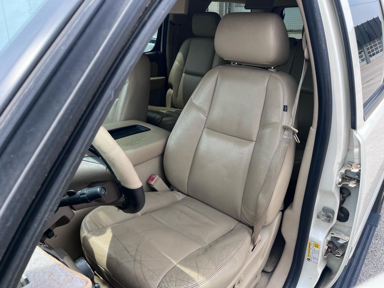 Chevrolet Suburban LTZ 1500 4WD 2011