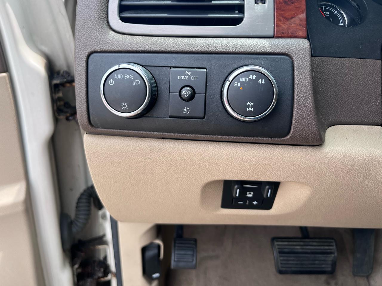 Chevrolet Suburban LTZ 1500 4WD 2011
