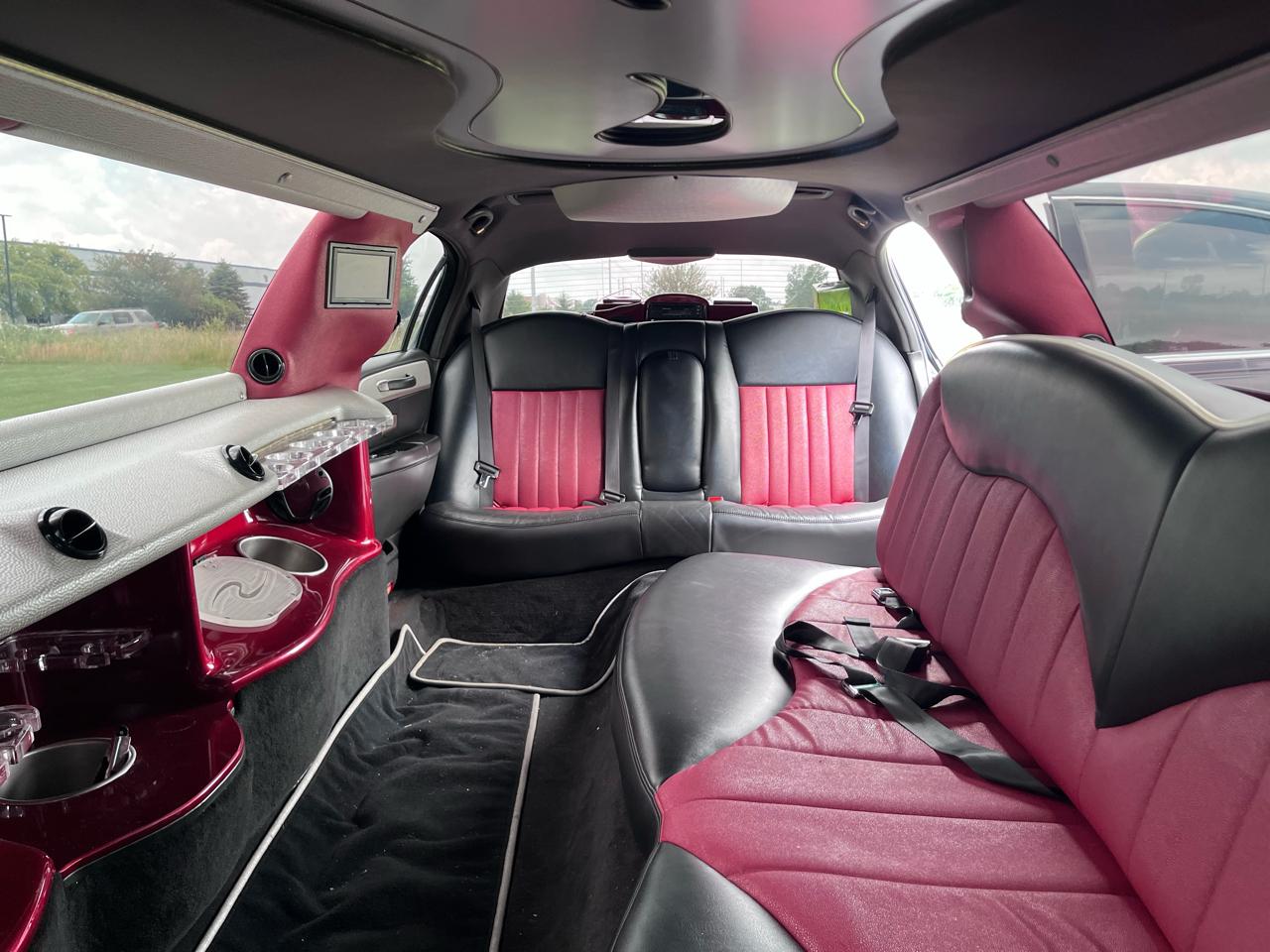 Lincoln Town Car Executive Limo 2008