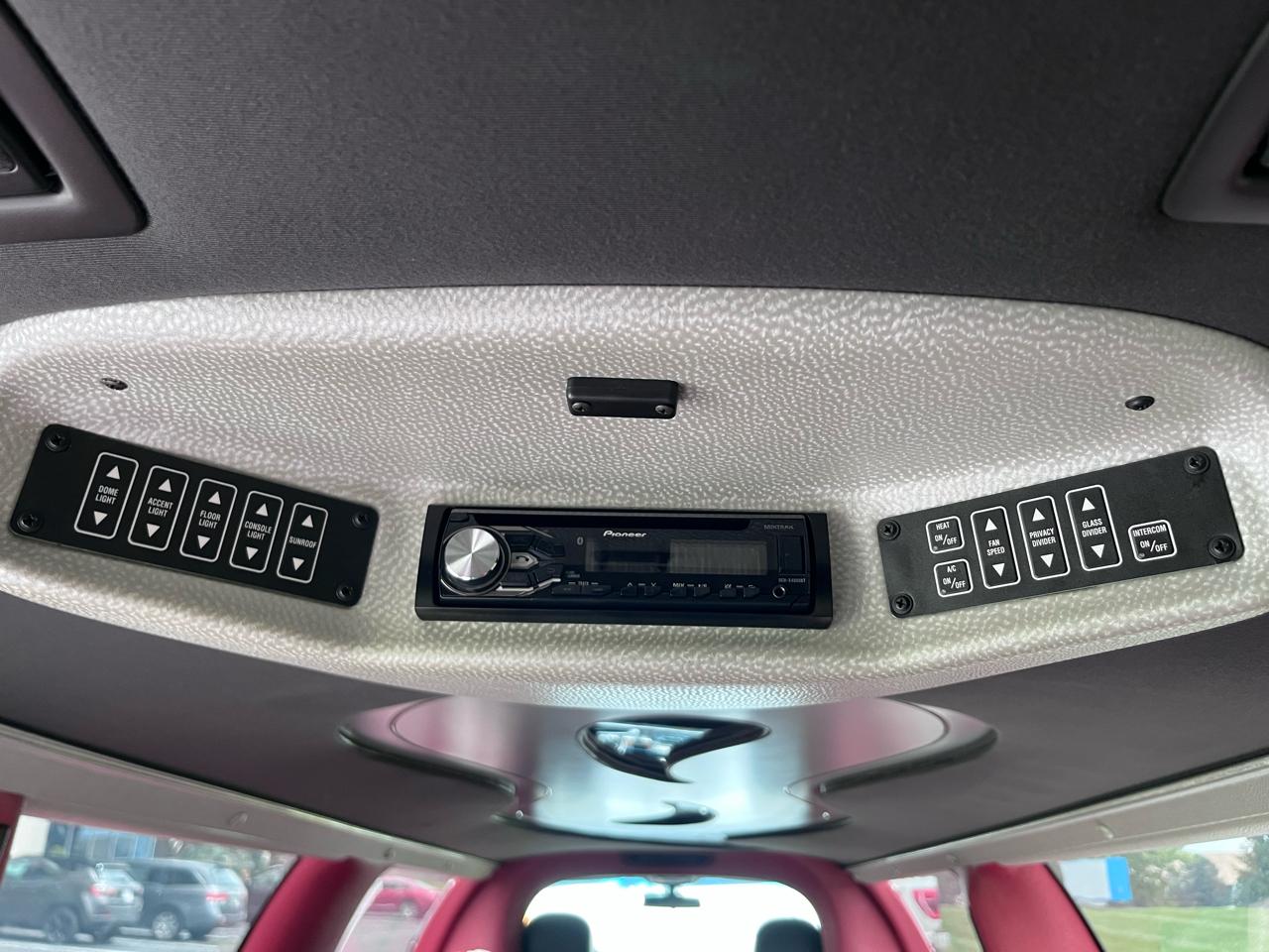 Lincoln Town Car Executive Limo 2008