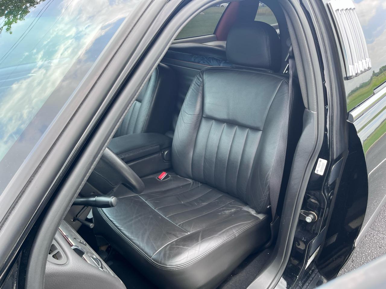 Lincoln Town Car Executive Limo 2008