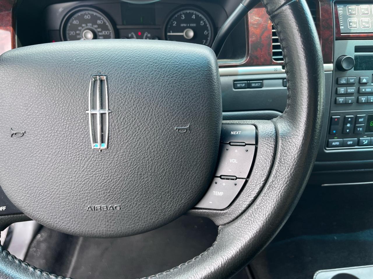 Lincoln Town Car Executive Limo 2008