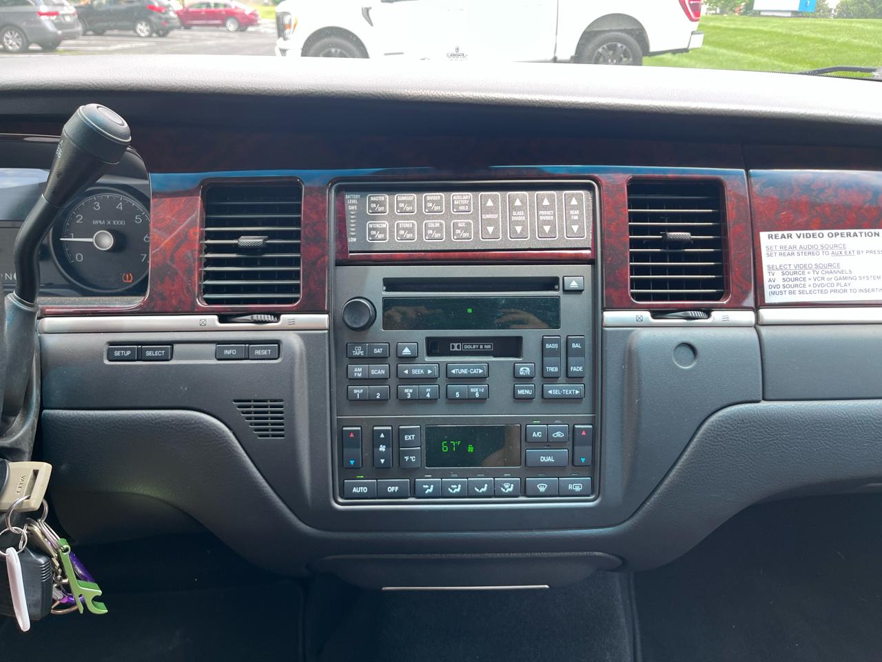 Lincoln Town Car Executive Limo 2008