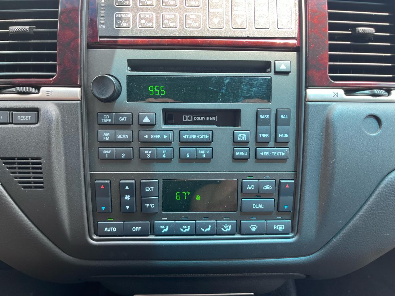 Lincoln Town Car Executive Limo 2008