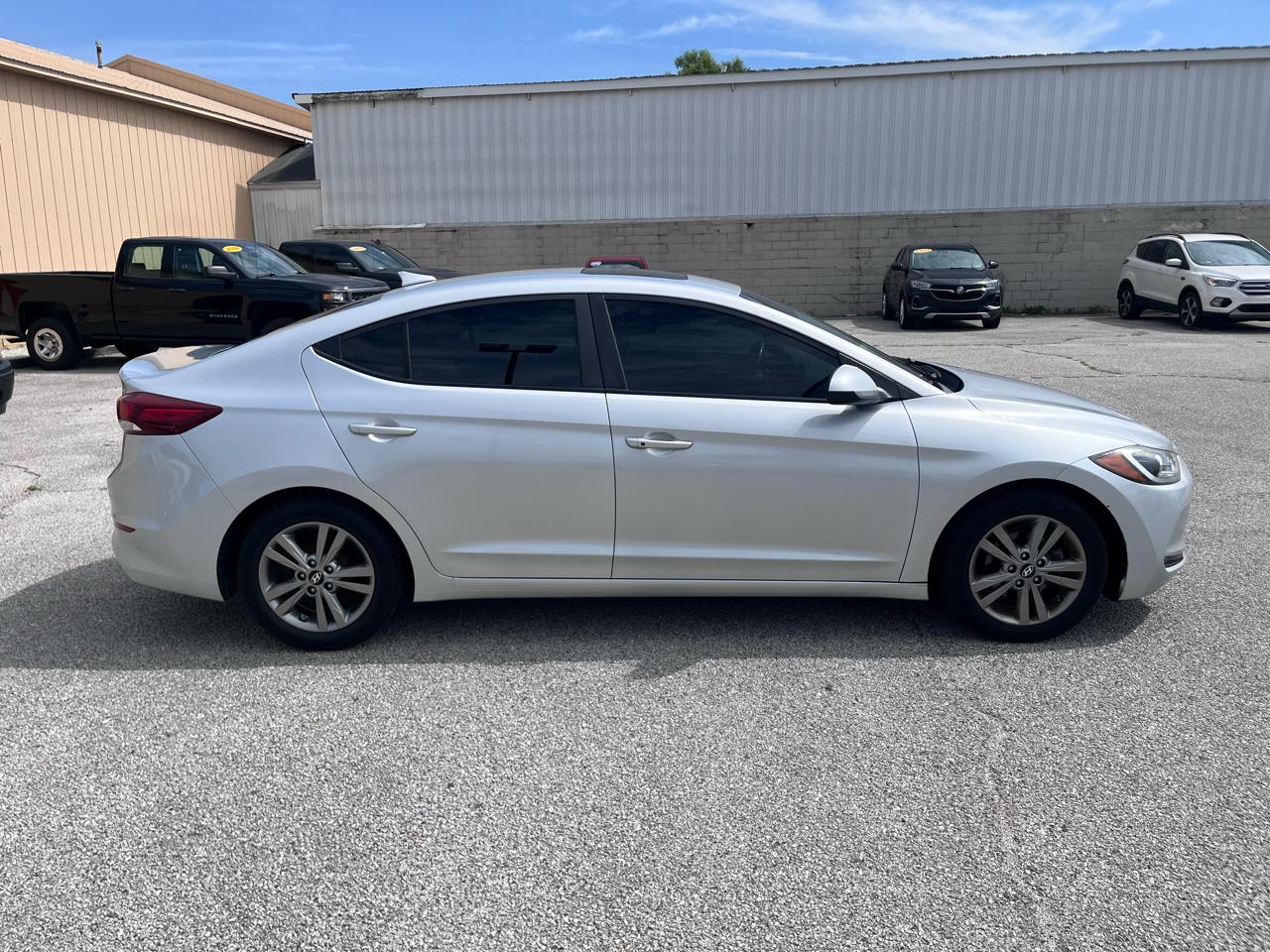 Hyundai Elantra Value Edition 6A 2017