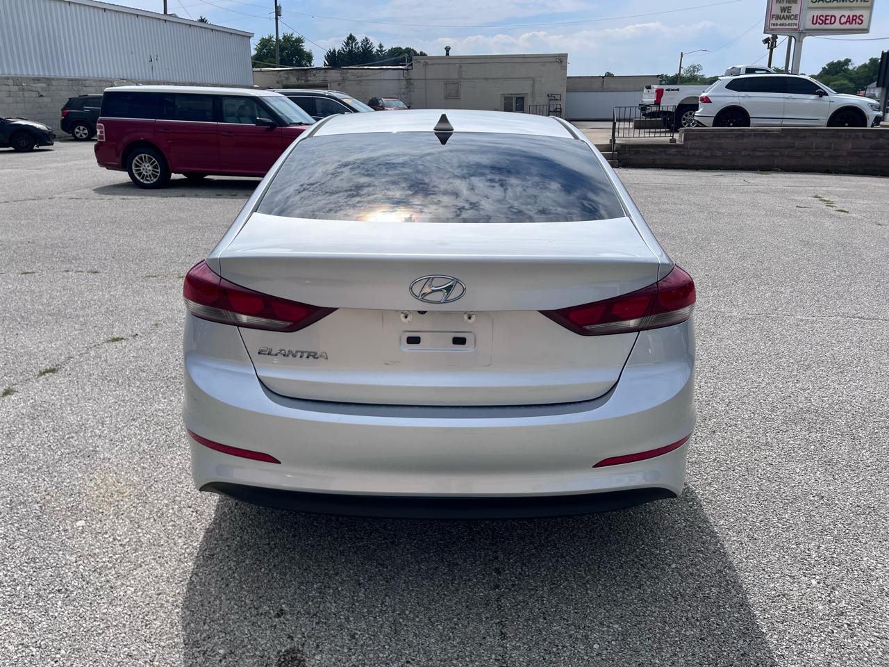 Hyundai Elantra Value Edition 6A 2017