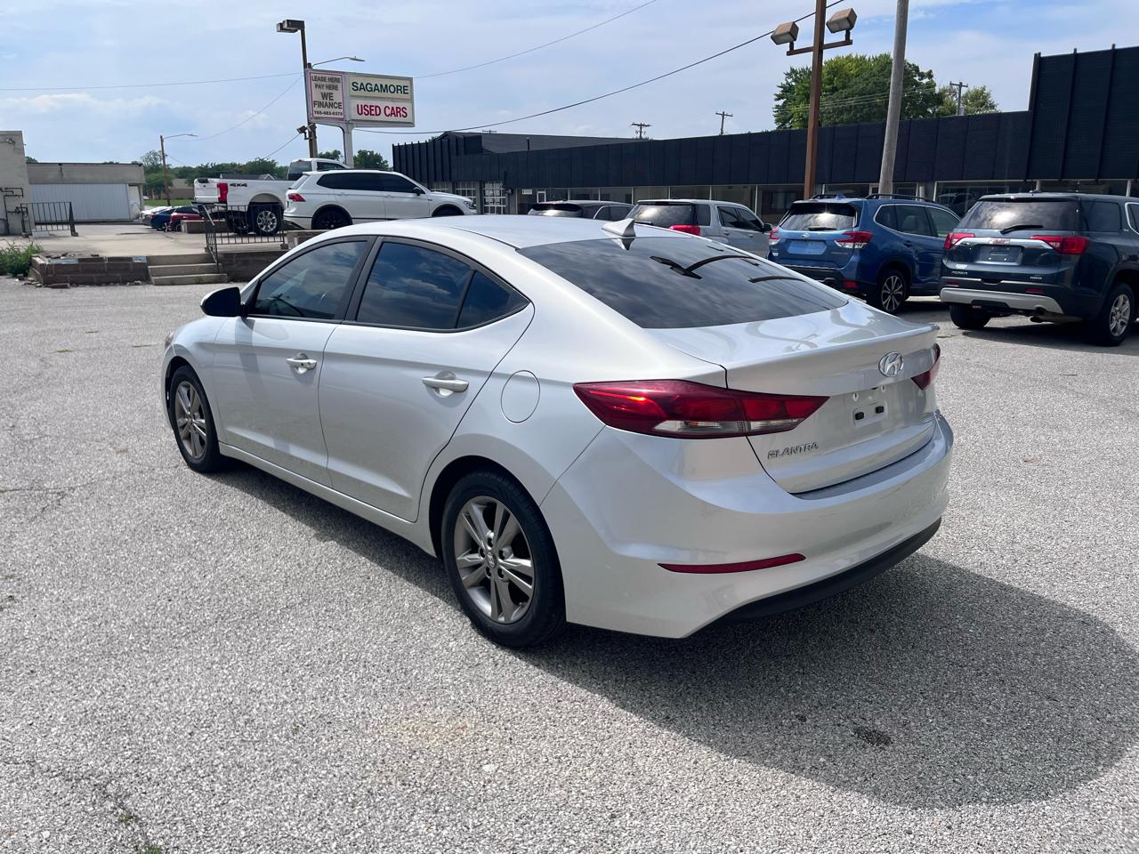 Hyundai Elantra Value Edition 6A 2017