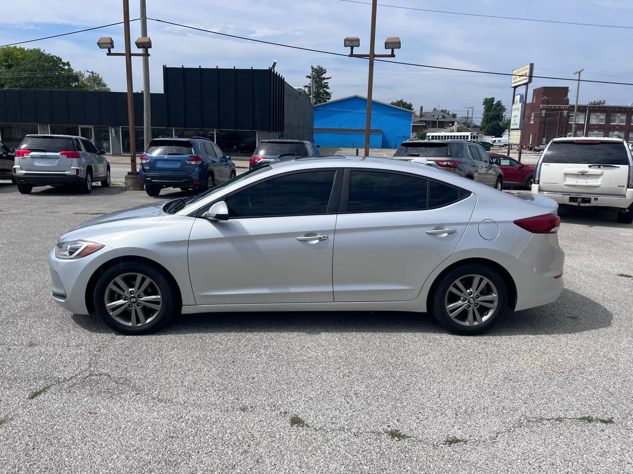 Hyundai Elantra Value Edition 6A 2017