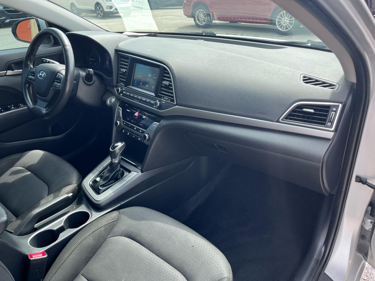 Hyundai Elantra Value Edition 6A 2017