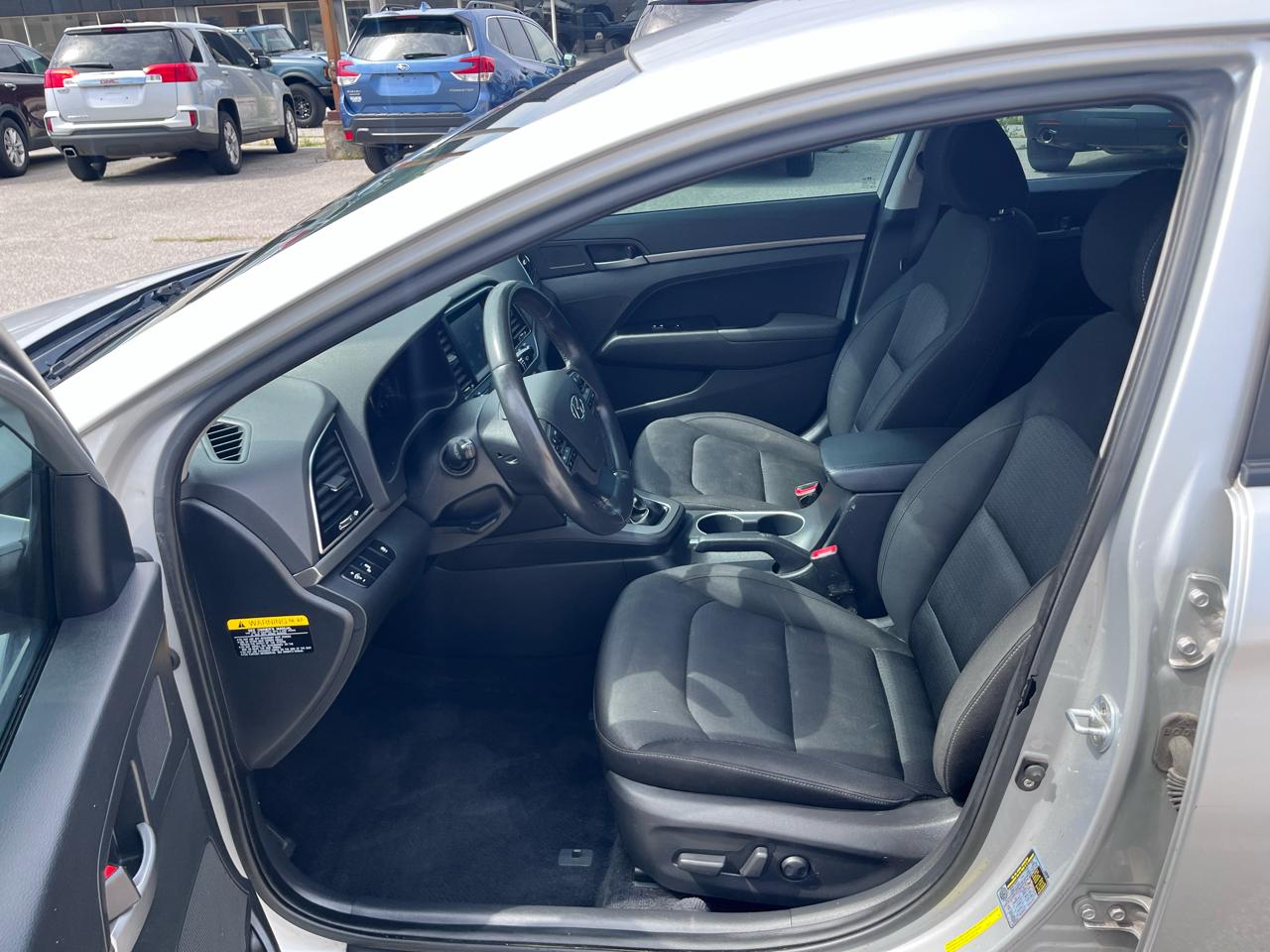 Hyundai Elantra Value Edition 6A 2017