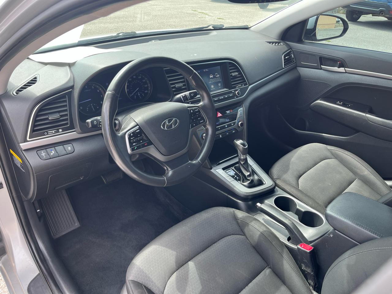 Hyundai Elantra Value Edition 6A 2017