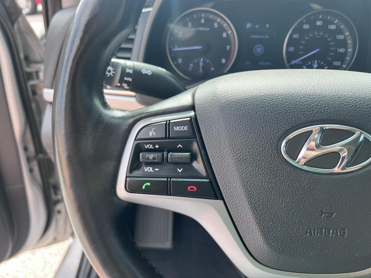 Hyundai Elantra Value Edition 6A 2017