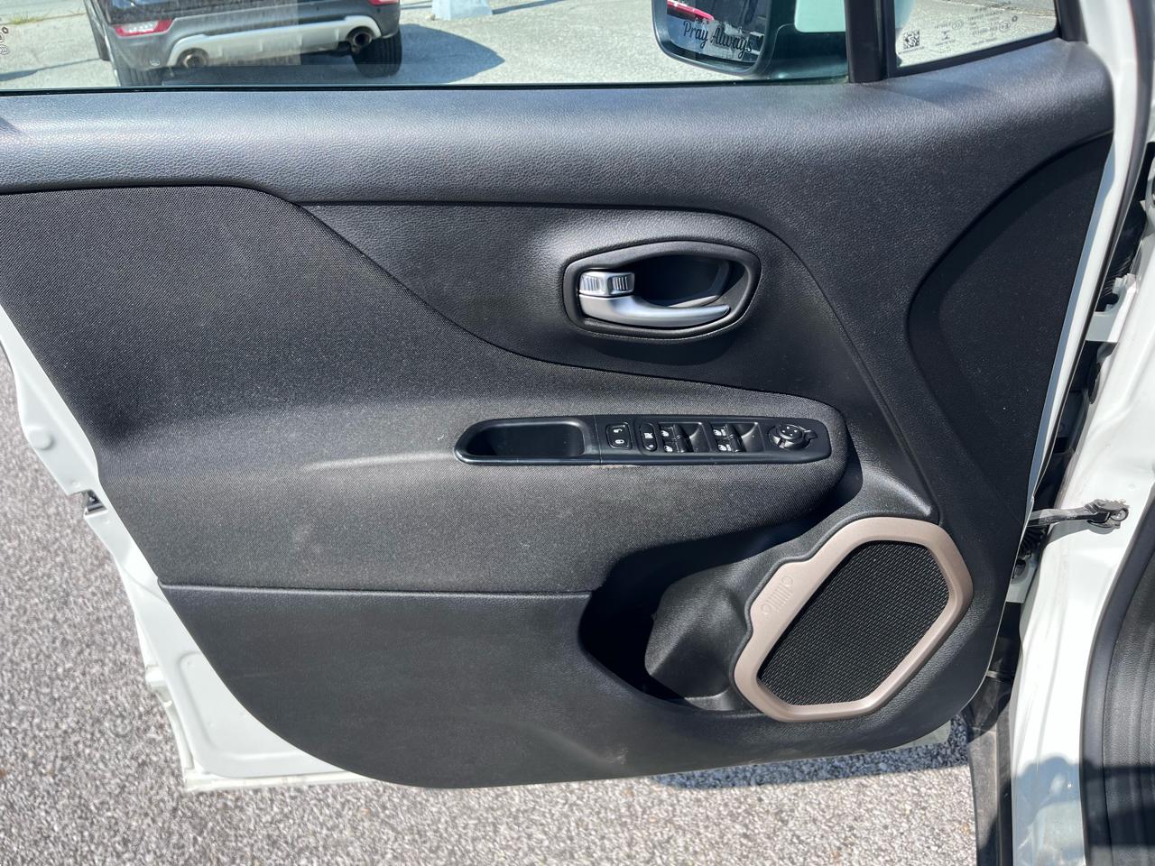Jeep Renegade Latitude FWD 2015