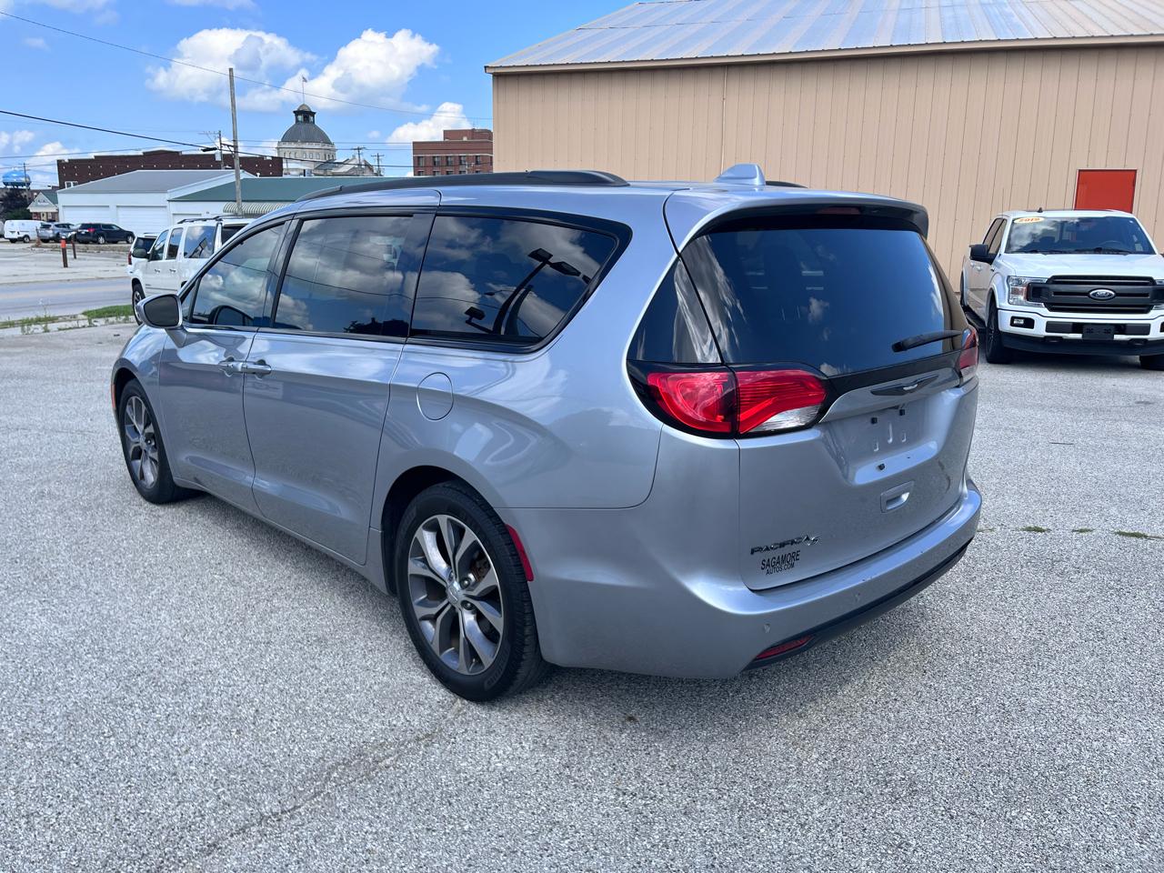 Chrysler Pacifica Touring-L Plus 2018