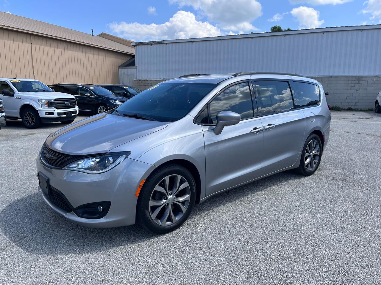 Chrysler Pacifica Touring-L Plus 2018