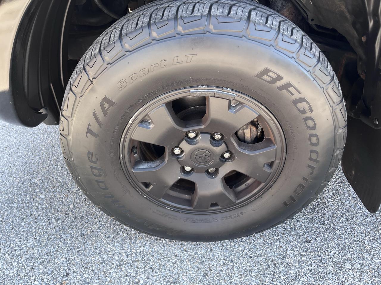Toyota Tacoma Double Cab V6 4WD 2011