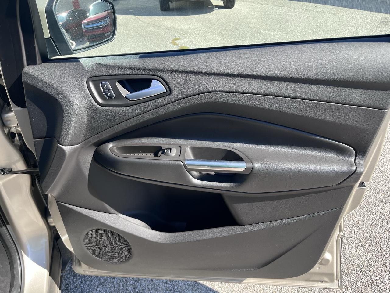 Ford Escape Titanium 4WD 2018