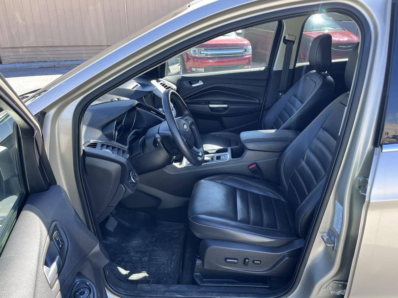 Ford Escape Titanium 4WD 2018