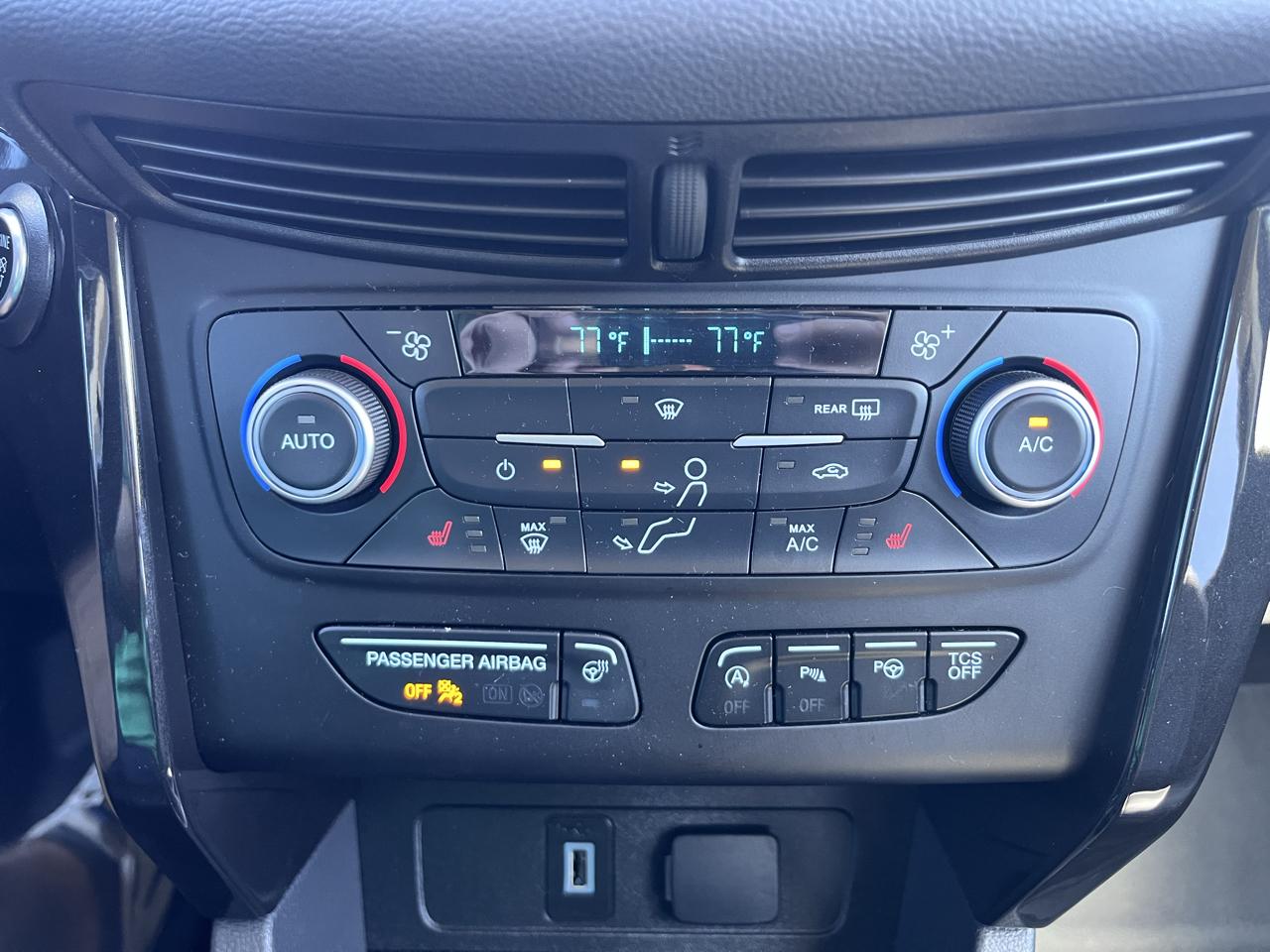 Ford Escape Titanium 4WD 2018